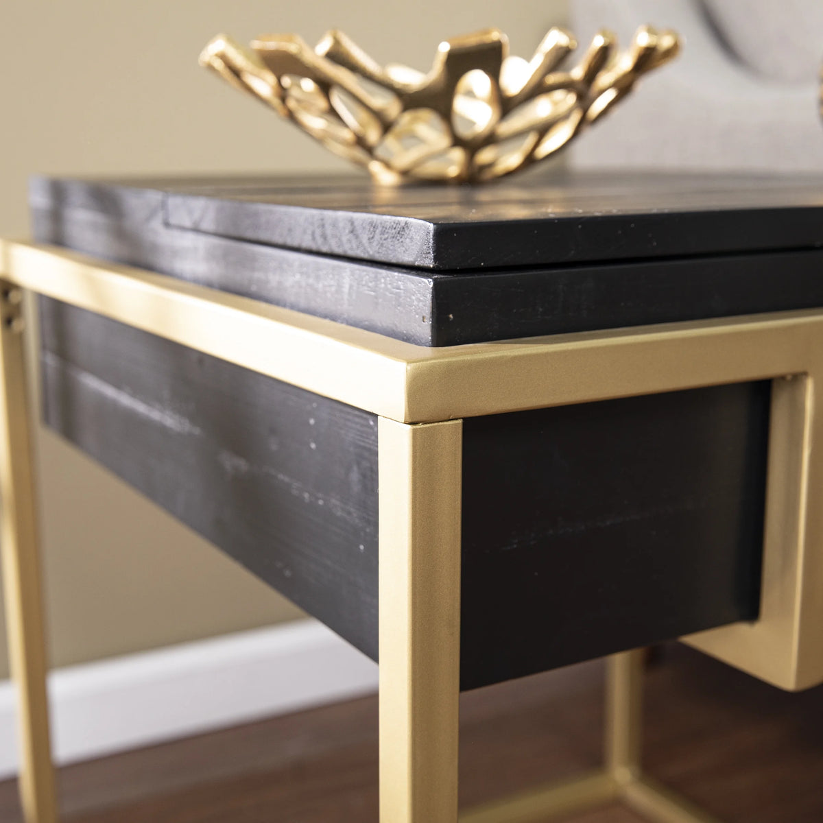 Reclaimed Wood Storage End Table Z623543
