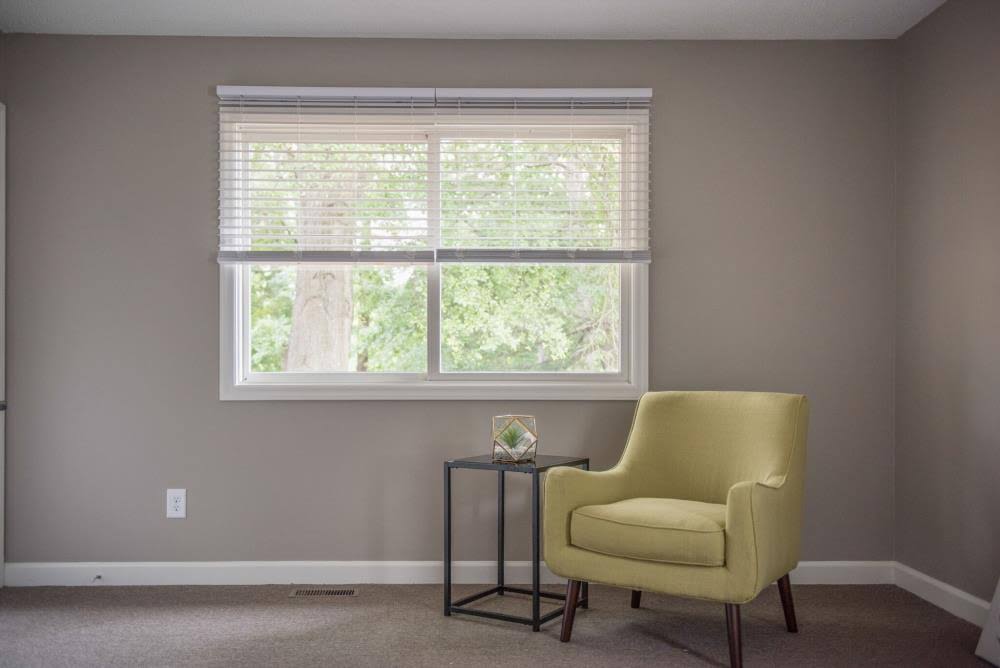Cordless Soft White Faux Wood Room Darkening Blinds H91220