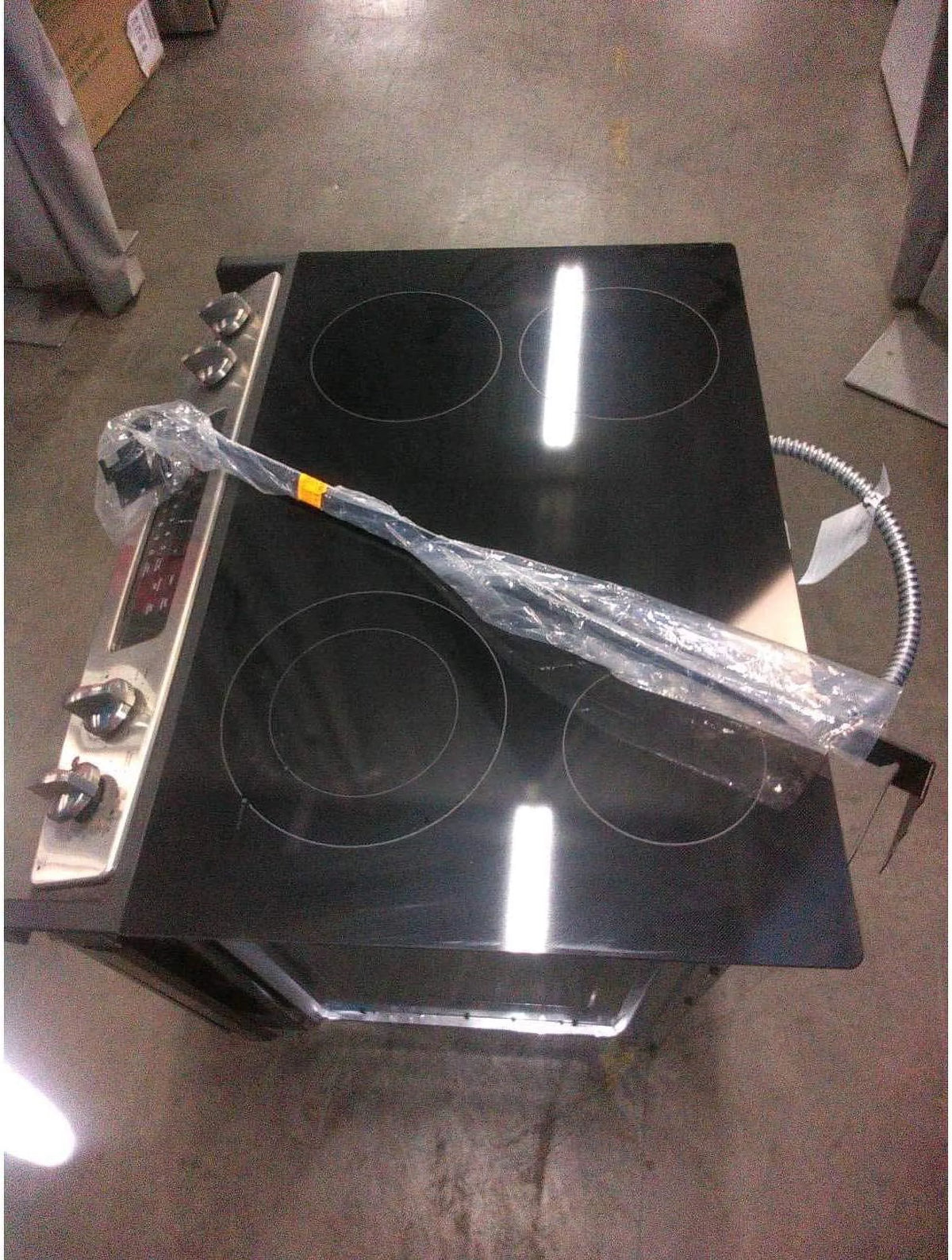 4.4 Cu.Ft. Stainless 4 Burner Electric Range K612057