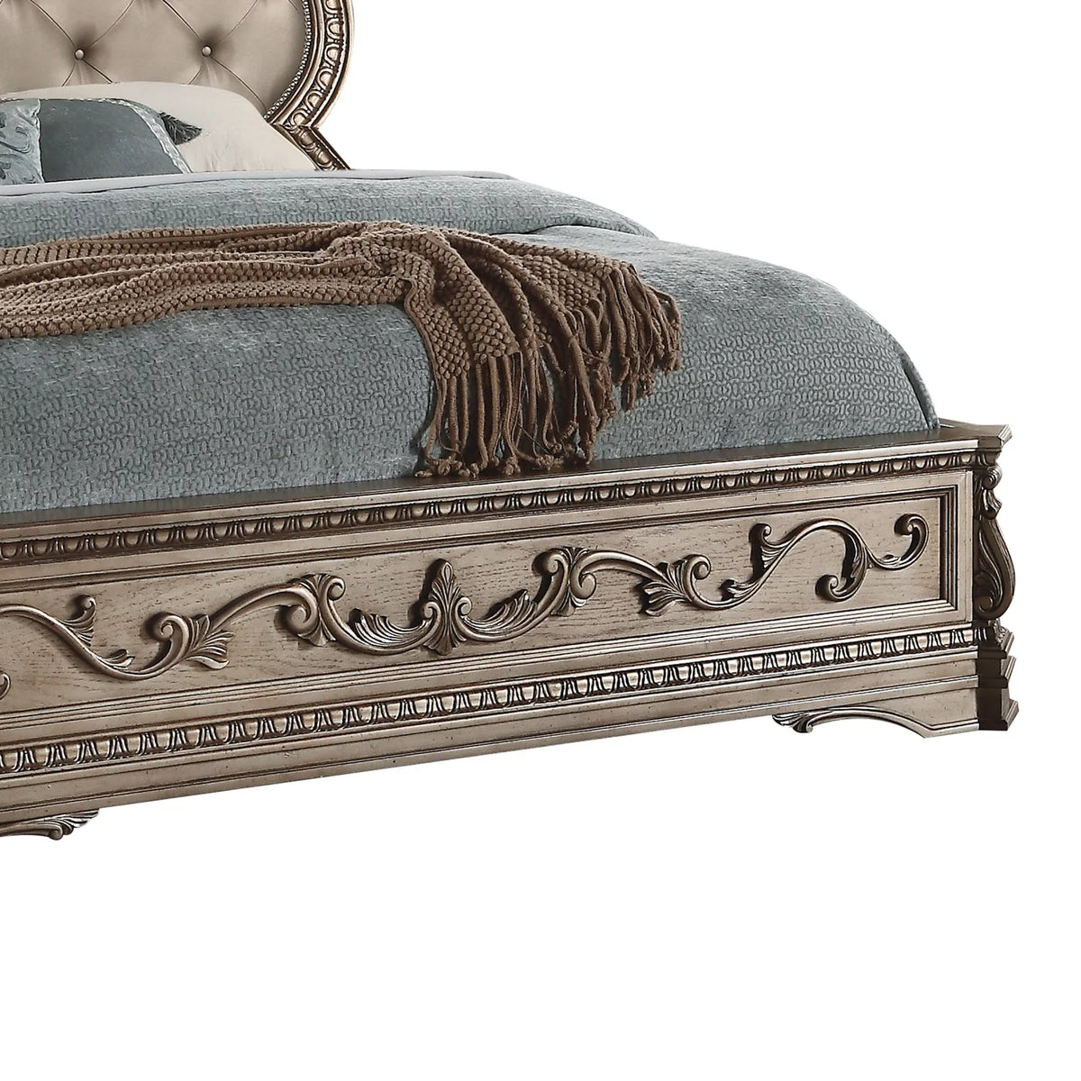 Queen Size Wooden Bed with Button Tufting E27158